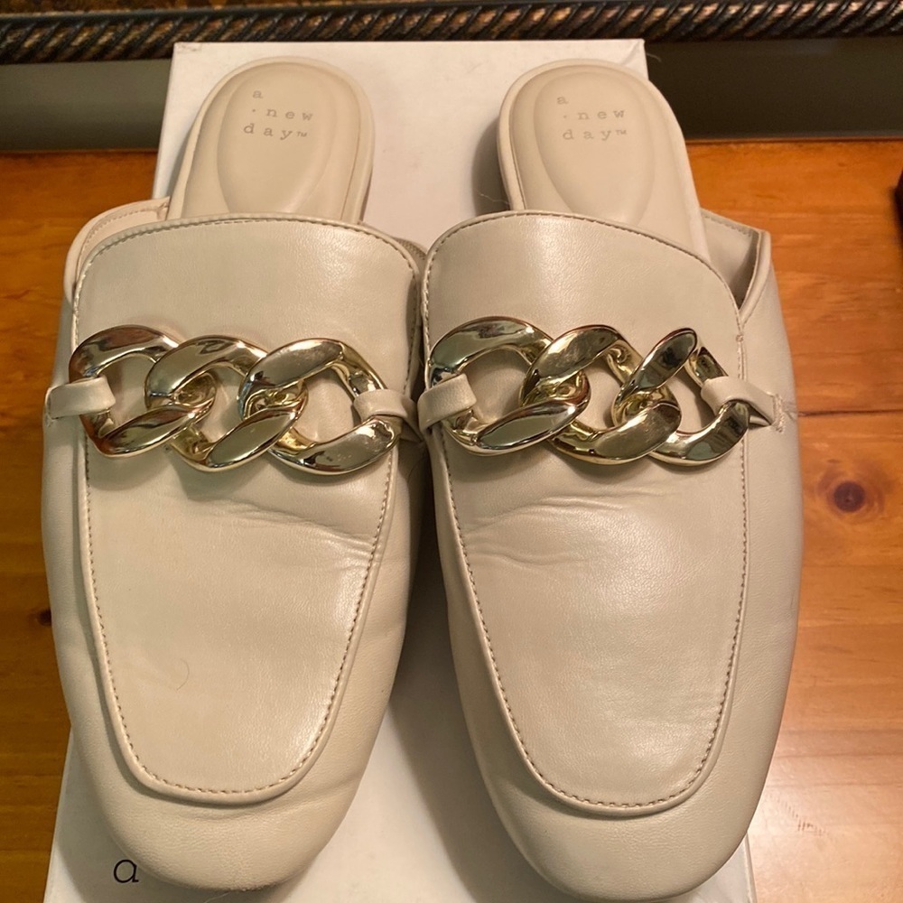 A New Day Kiki Flats With Gold Accented Buckles Size 9 EUC